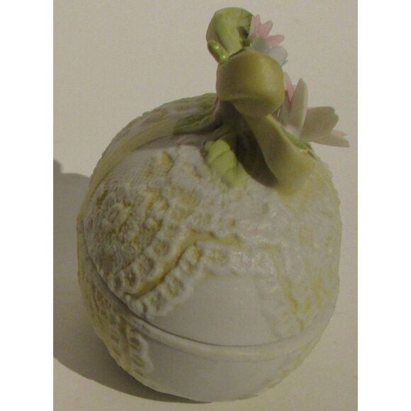 Vintage 1983 Lefton China hand painted Easter egg trinket box yellow flowers bow - Picture 6 of 7